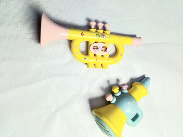 Trumpet toy